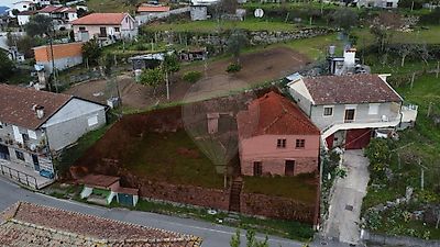 Moradia T2 à venda em Souselo, Cinfães