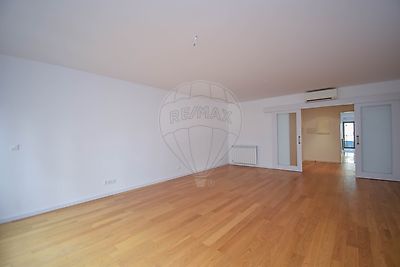 Apartamento para arrendar em Avenidas Novas