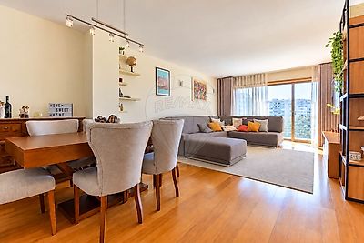 Apartamento à venda em Lordelo do Ouro e Massarelos
