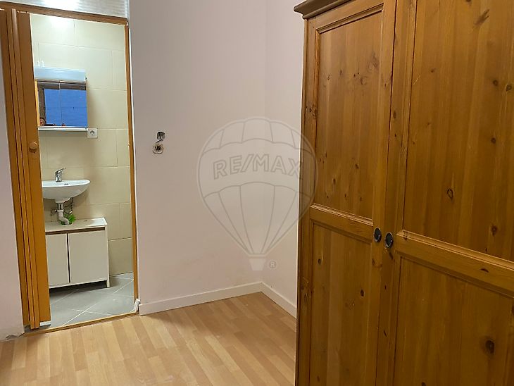 Condo/Apartment T1 for sale in Mina de Água, Amadora RE/MAX