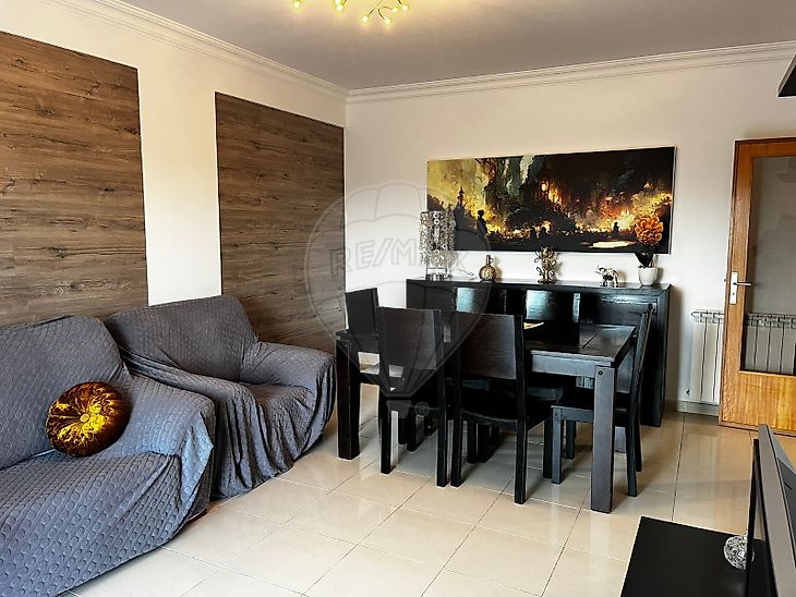 Condo/Apartment T2 for rent in Charneca de Caparica e Sobreda, Almada