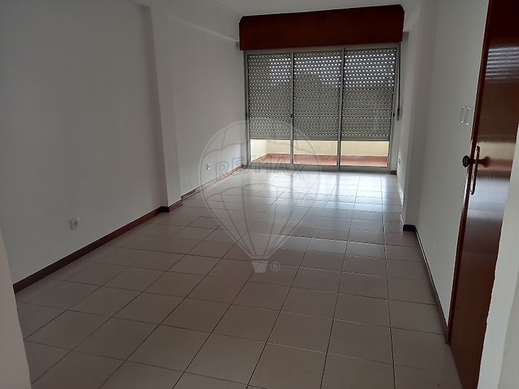 Condo/Apartment T3 for rent in Santarém (Marvila), Santa Iria da