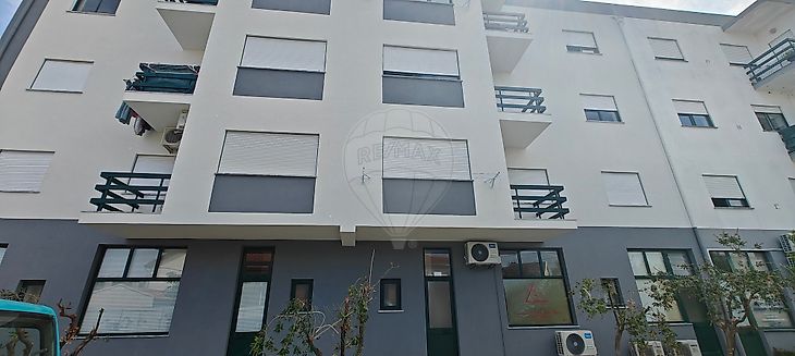 122031035-589