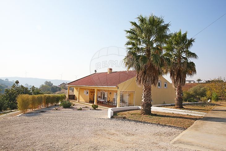 Moradia T4 à venda em Carnota, Alenquer RE/MAX