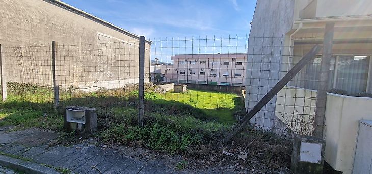 Terreno à venda em Creixomil, Guimarães RE/MAX