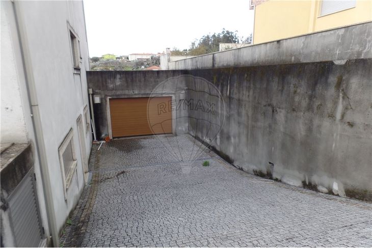 Moradia T4 em Sobreposta, Braga