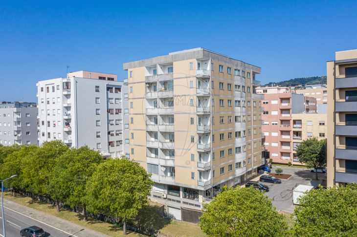 Apartamento T3 em Nogueira, Fraião e Lamaçães, Braga