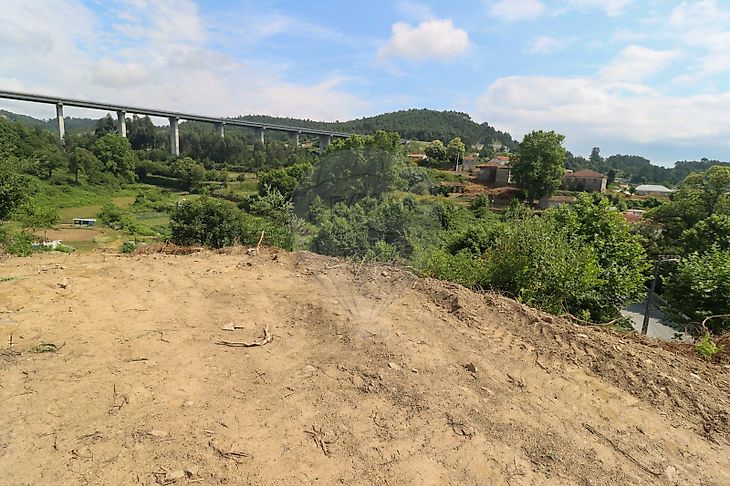 Terreno à venda em Unhão e Lordelo, Felgueiras RE/MAX