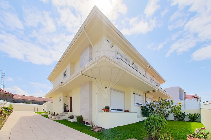 Moradia T3 à venda em Arcozelo, Vila Nova de Gaia RE/MAX