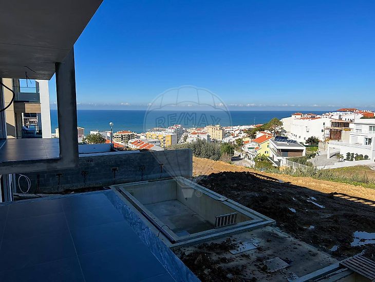 Moradia T4 de luxo à venda em Ericeira, Mafra | RE/MAX Collection