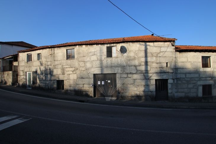Moradia T5 em Lordelo, Guimarães
