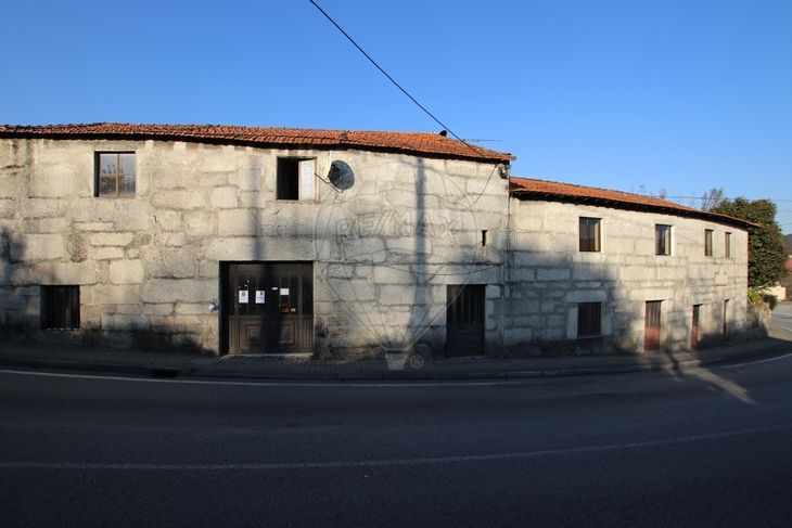 Moradia T5 em Lordelo, Guimarães