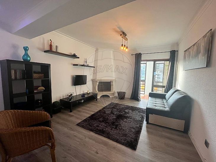 Condo/Apartment T3 for sale in Almada, Cova da Piedade, Pragal e