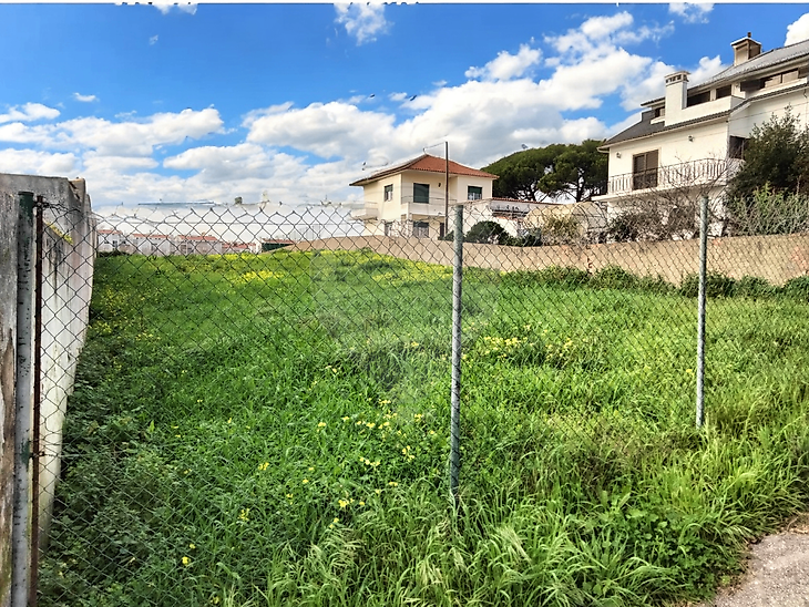 Urban Land 898 m² in Rio de Mouro with Planning Permission for 2 Villas 2