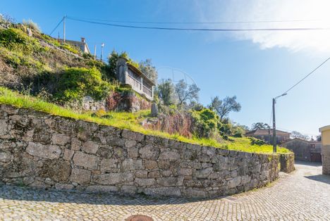 3 moradias T1 para comprar em Anissó e Soutelo RE/MAX