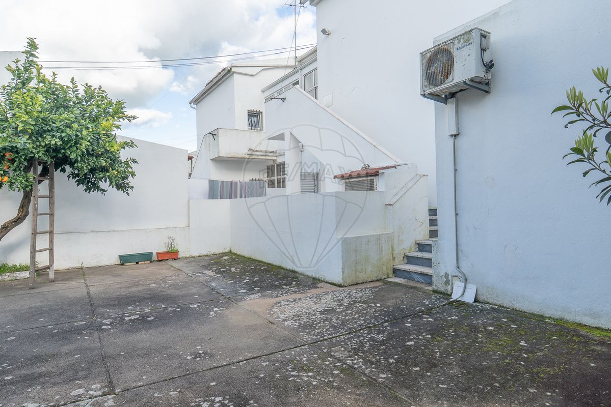 listing 120121055-2258 picture-0