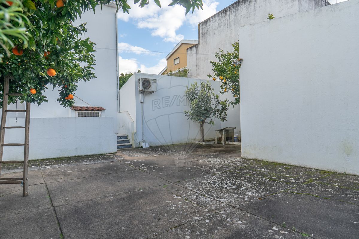 listing 120121055-2258 picture-0