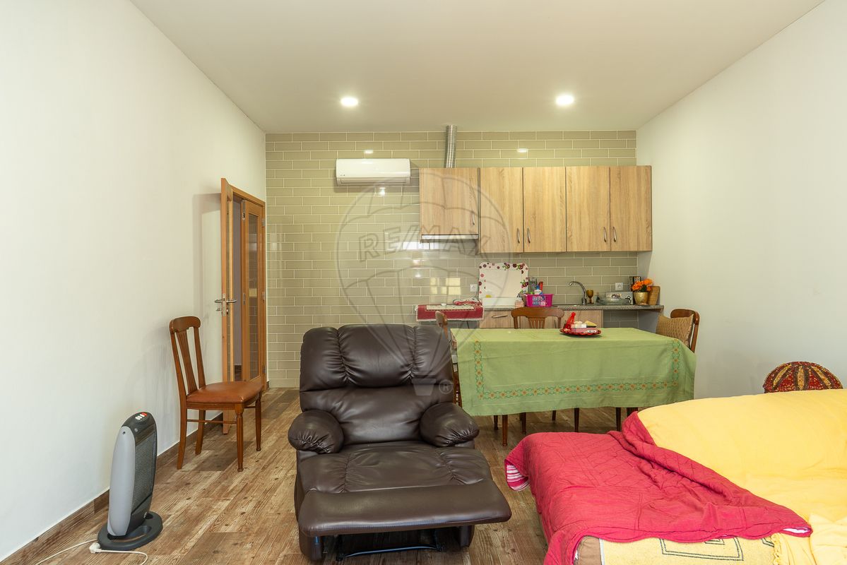 listing 120121213-64 picture-0