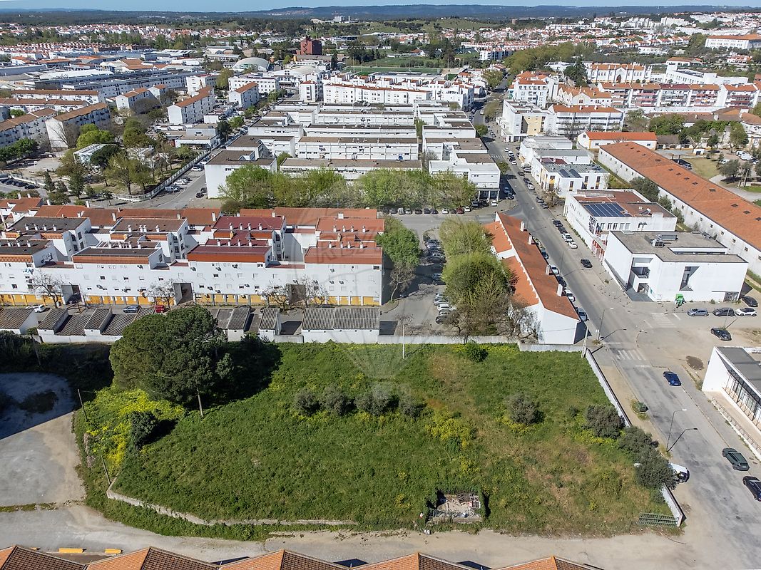 Terreno à venda em Évora