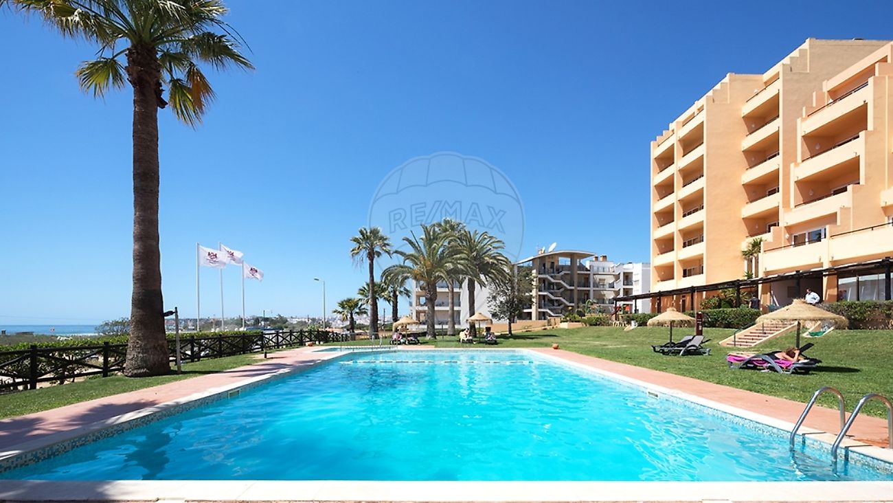 Apartamento T1 à venda em Meia Praia