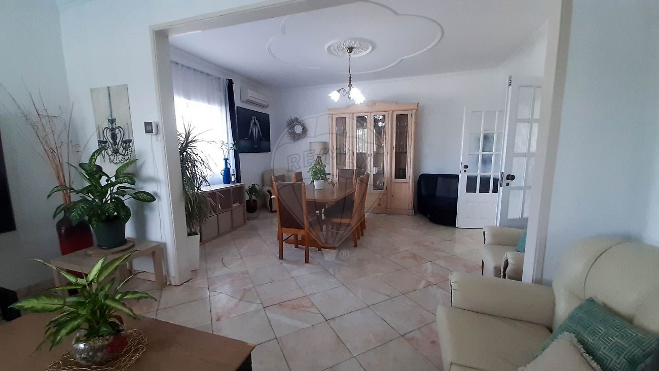 listing 120141071-738 picture-0