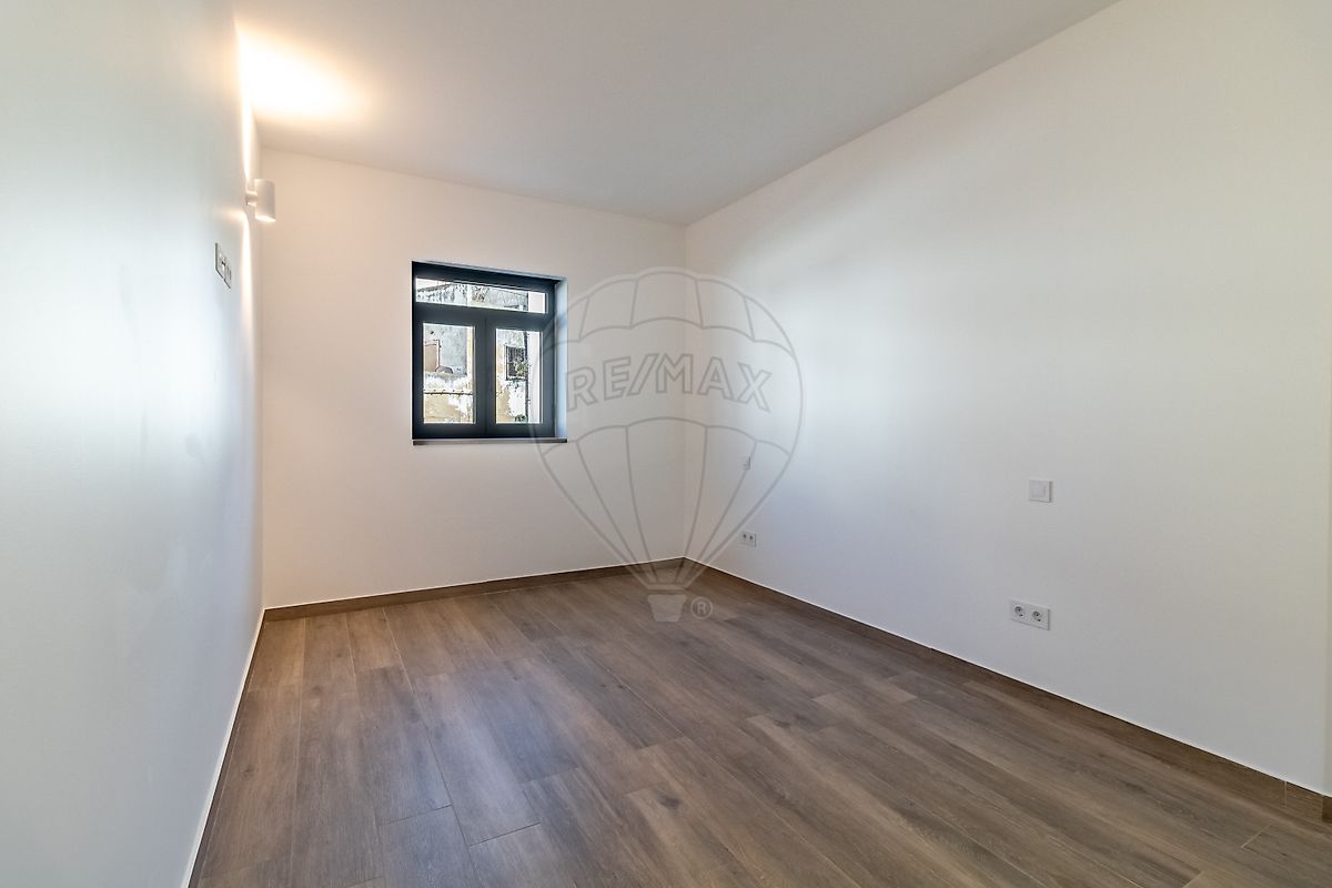 listing 120141071-740 picture-0