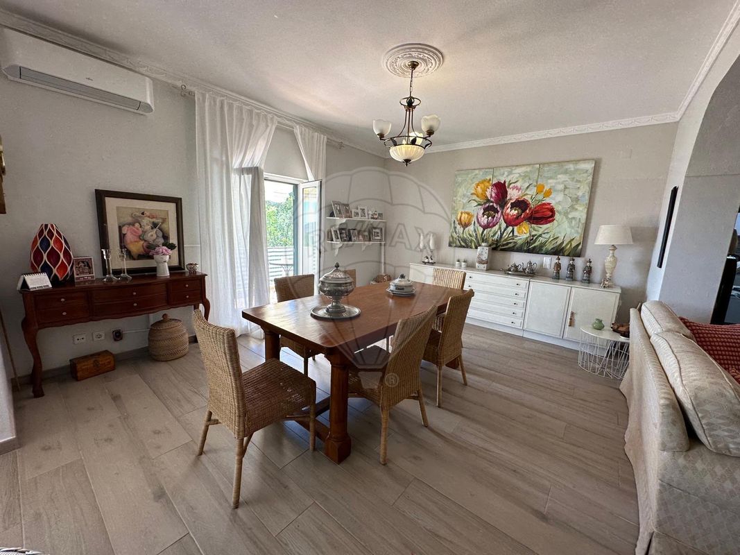 listing 120141048-2910 picture-0