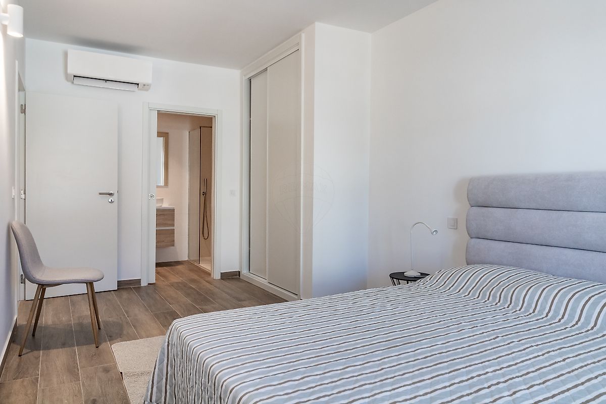 listing 120141071-746 picture-0