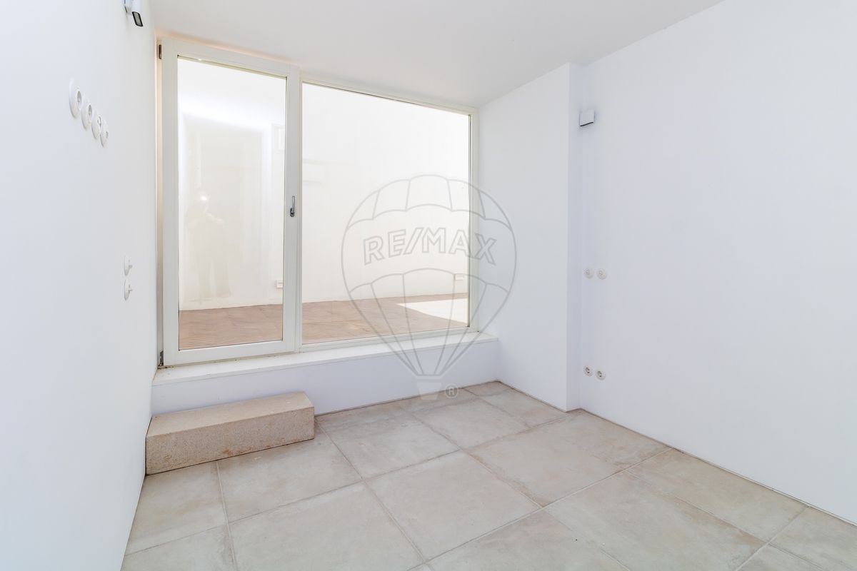 listing 120141071-749 picture-0