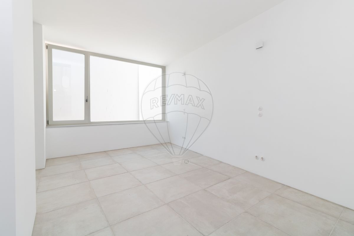 listing 120141071-749 picture-0