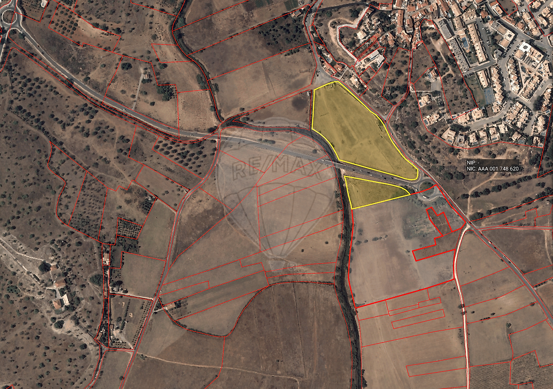 Terreno à venda em Silves
