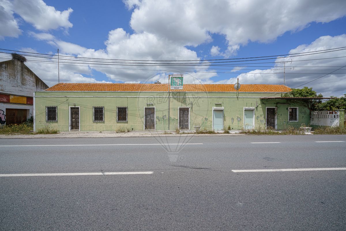 Moradia T5 para venda