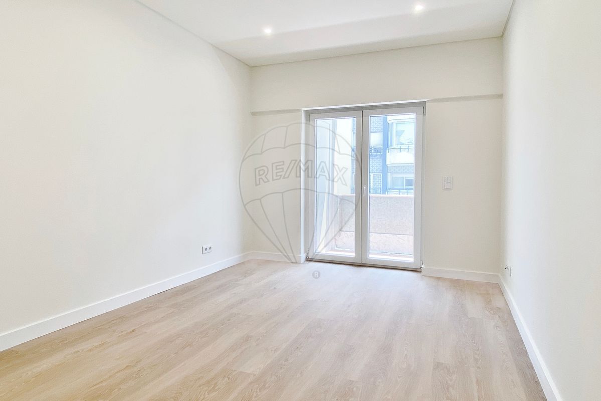 listing 120151075-561 picture-0