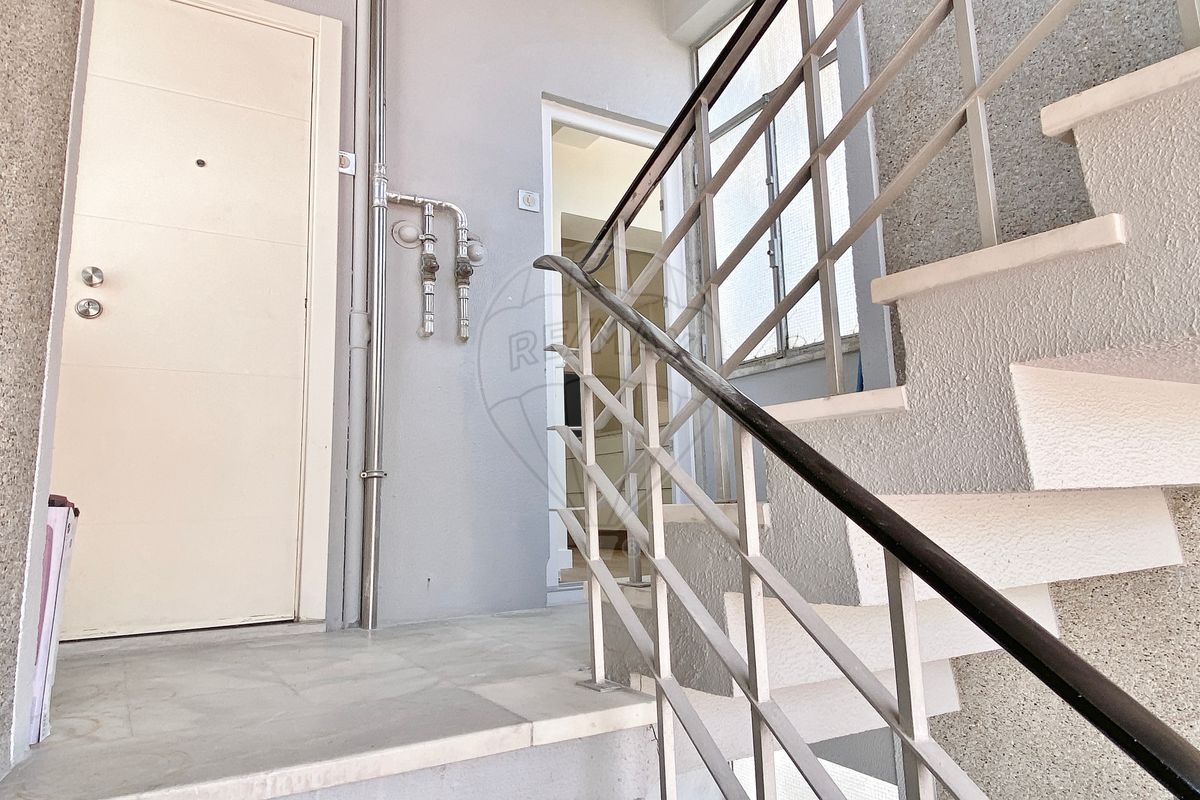 listing 120151075-561 picture-0