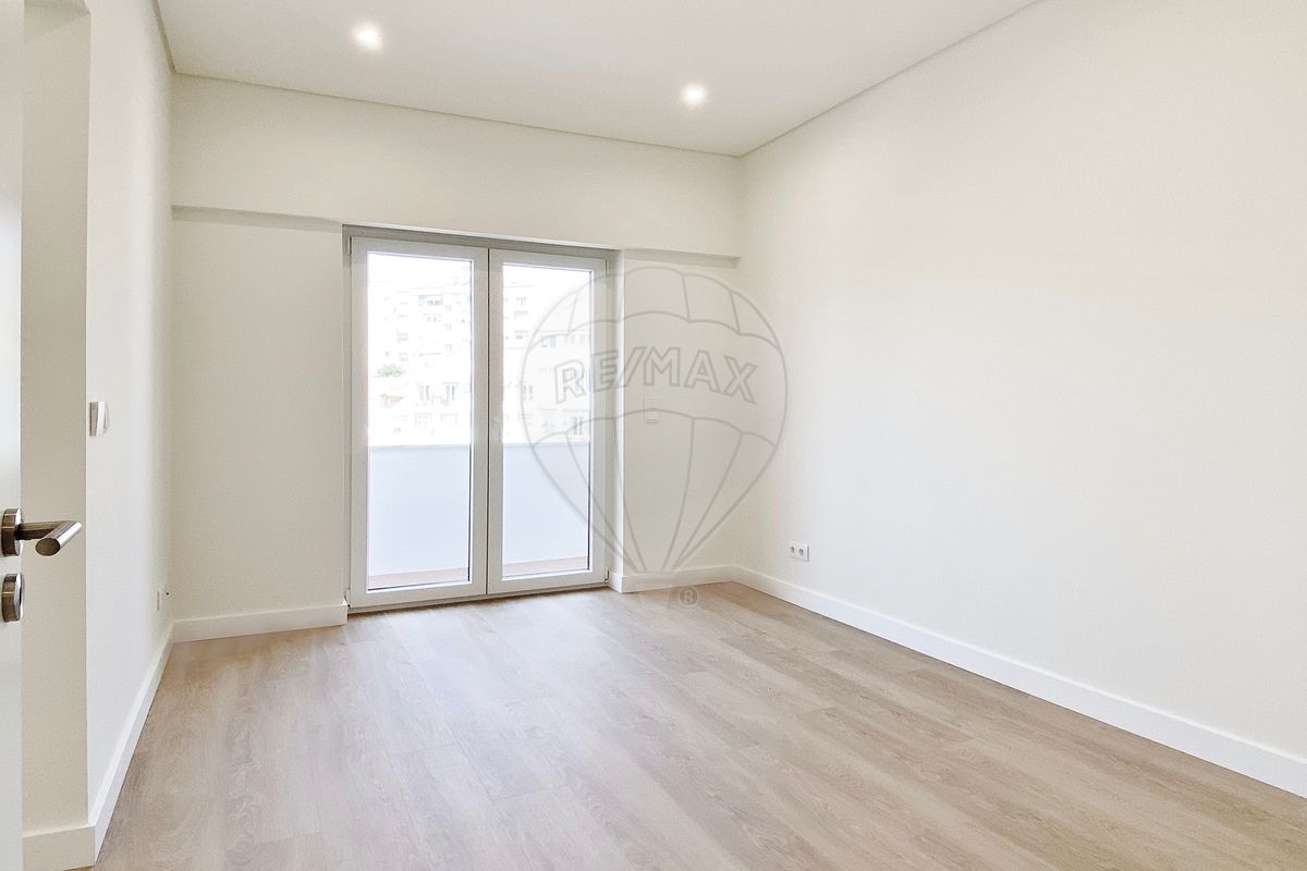 listing 120151075-561 picture-0