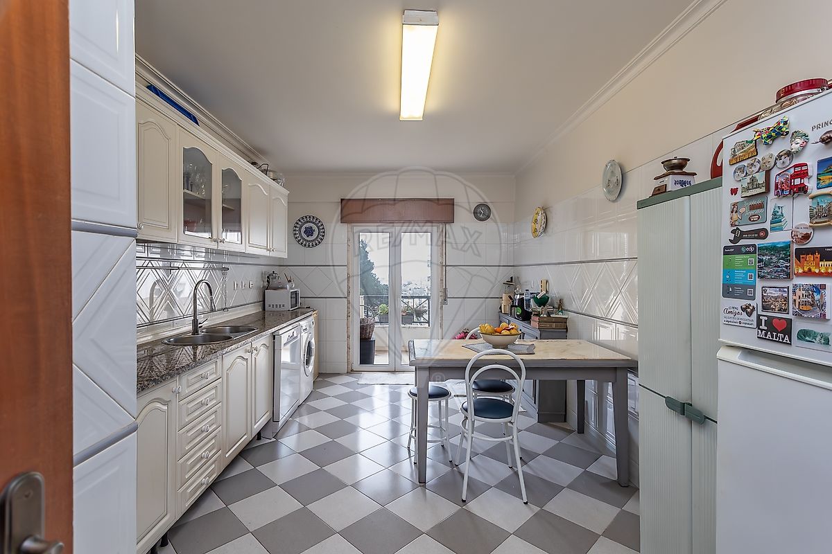 Apartamento T2 à venda em Sintra