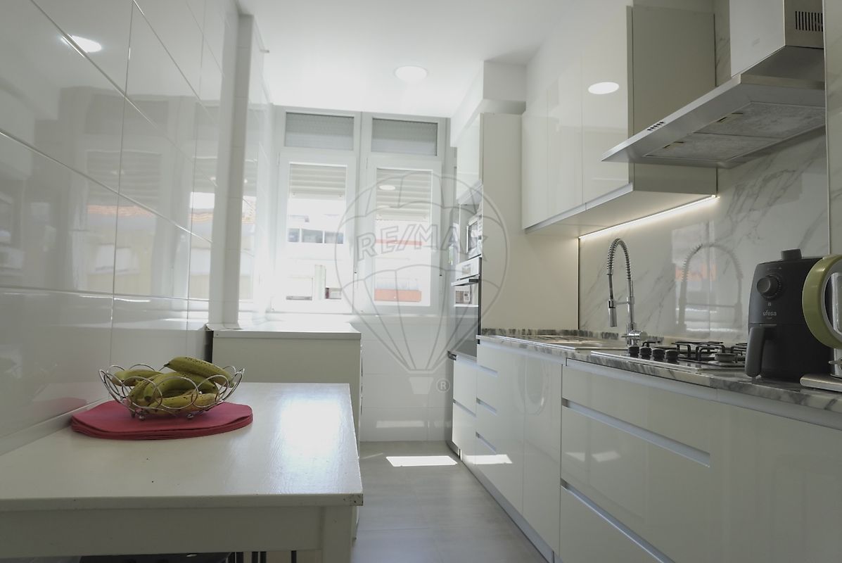 Apartamento T3 à venda em Loures