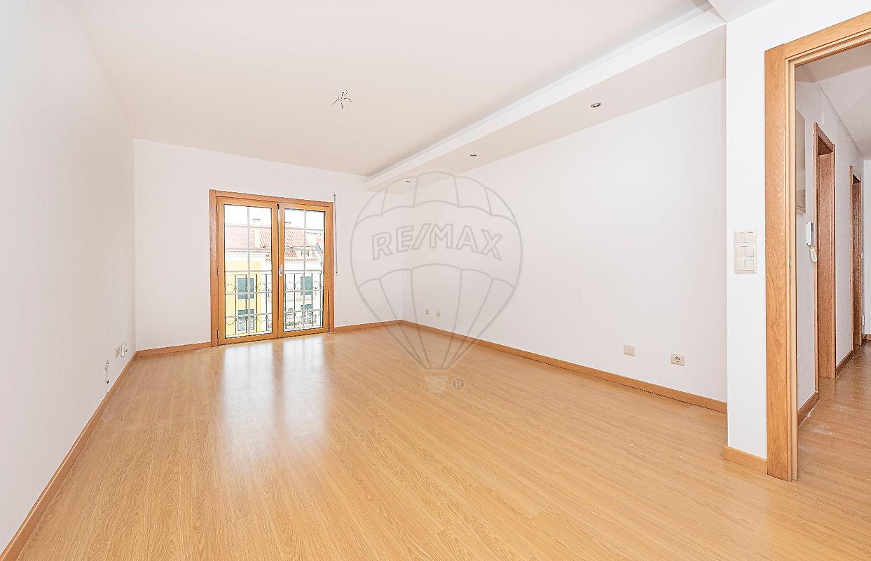 Apartamento T2 à venda em Amadora
