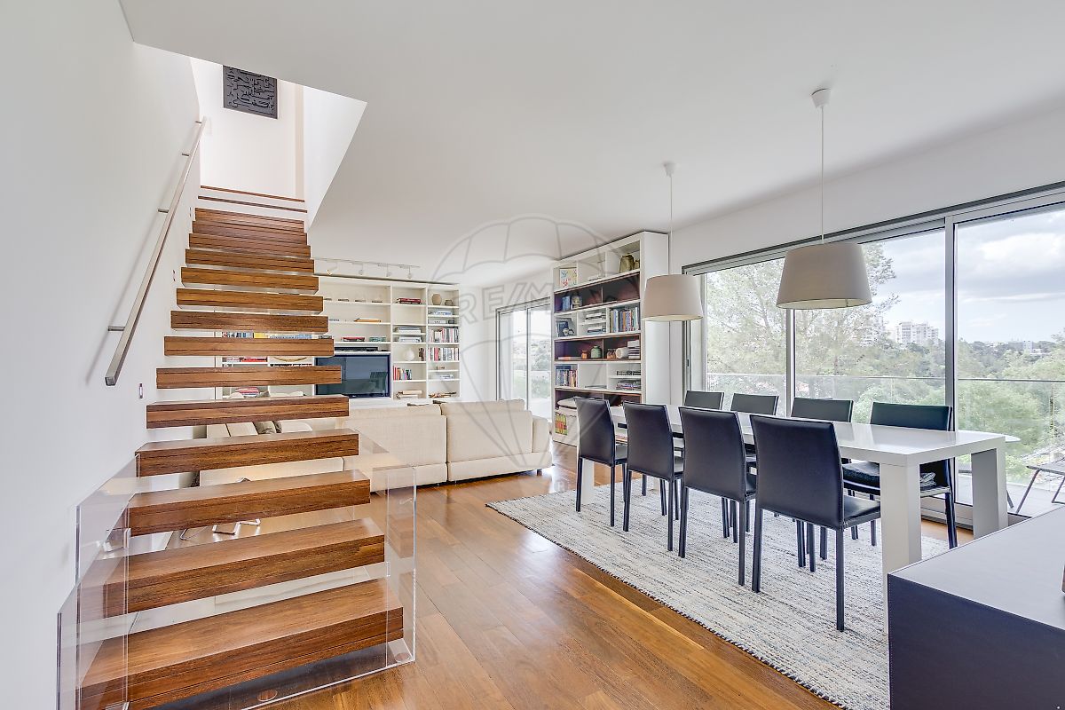 Duplex T3 à venda em Cascais