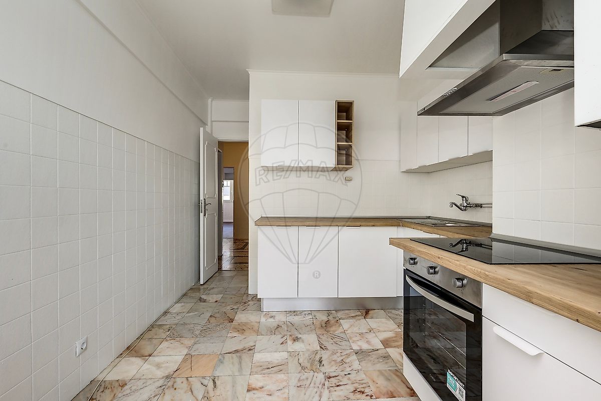 Apartamento T3 à venda em Carnaxide e Queijas, Oeiras — foto 11