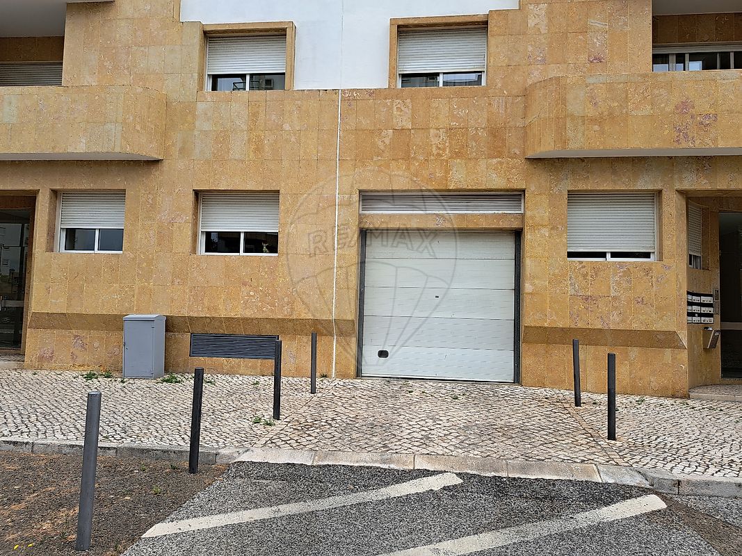 Apartamento T0 em Carnide 2