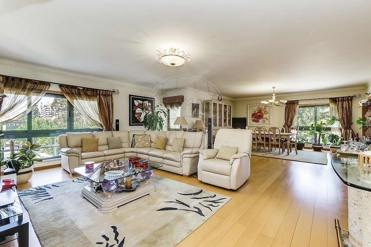 Apartamento T4 à venda em Quinta da Conchas