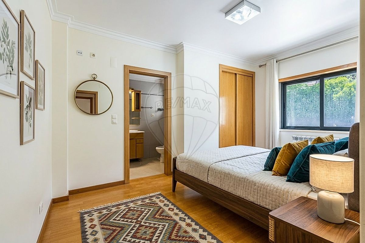 Apartamento T3 à venda em Loures