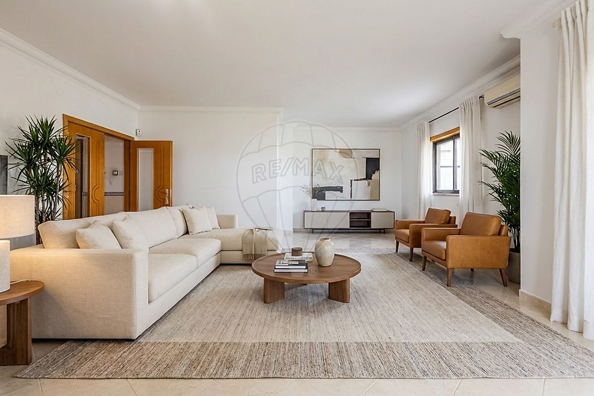 Apartamento T5 à venda em Santarém