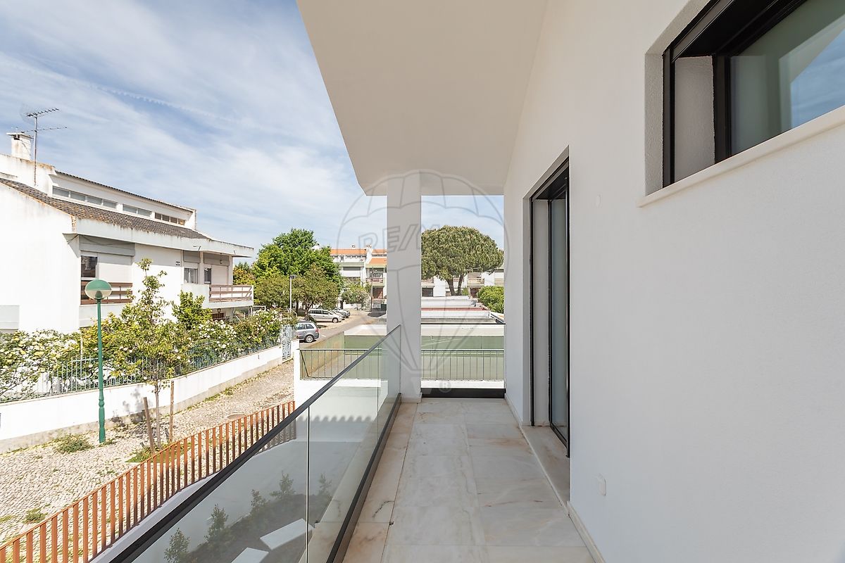 Moradia T4 à venda em Algés, Linda-a-Velha e Cruz Quebrada-dafundo, Oeiras — foto 25