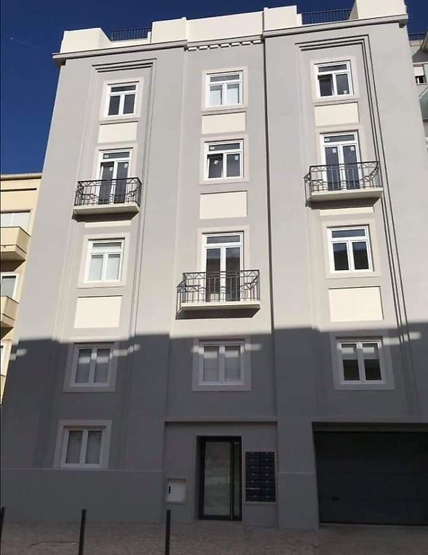 Apartamento T4 à venda em Estrada de Benfica (Sete Rios -> Califa)