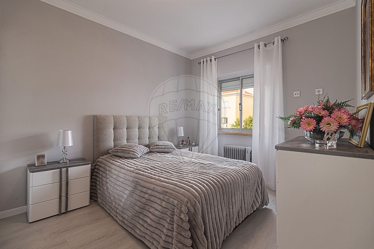 Apartamento T2 à venda em Amadora