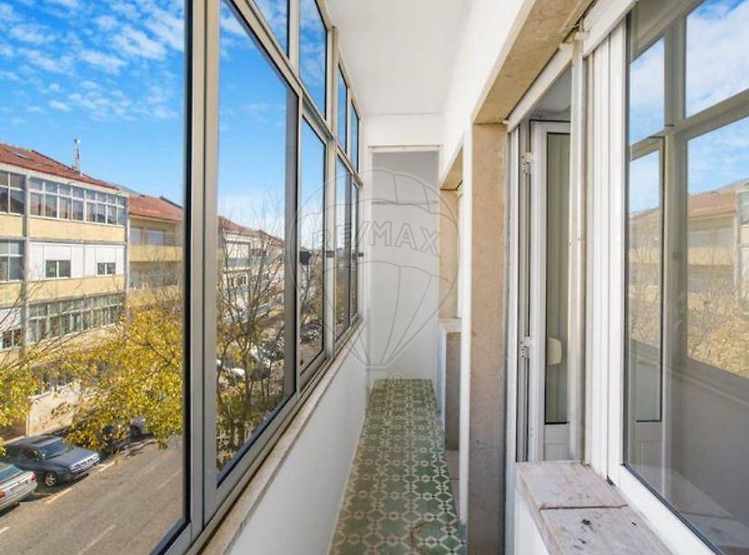 Apartamento T2 à venda em Amadora