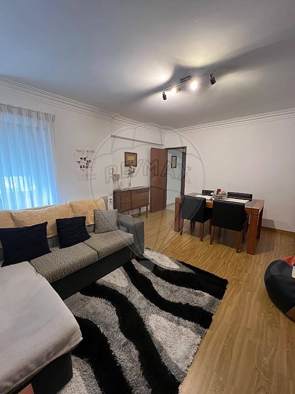Apartamento T2 à venda em Amadora