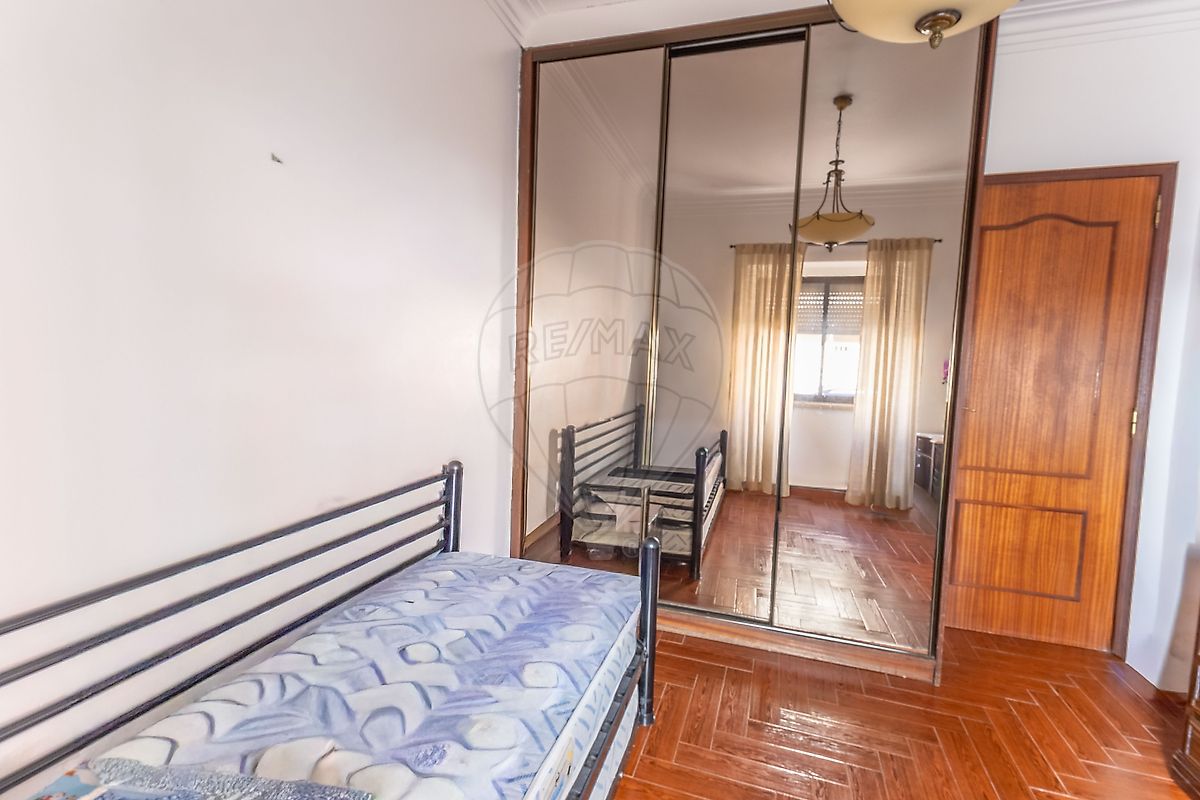 Apartamento T2 à venda em Amadora